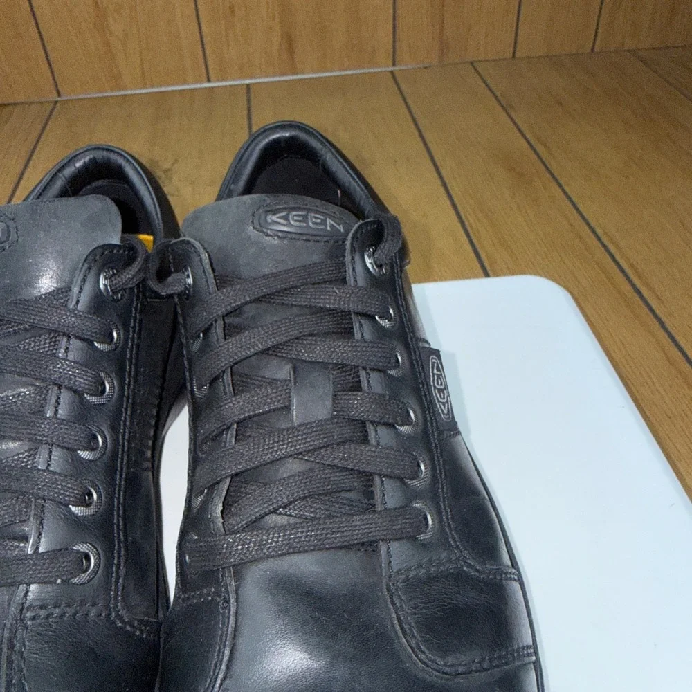 Keen Austin Mens Black Leather Oxford Casual Walking Shoes 1002990 Size 12